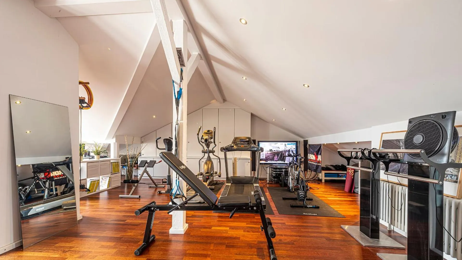 아파트 Homely Stay In A Romantic Lodging With Sauna&Gym 뮌싱